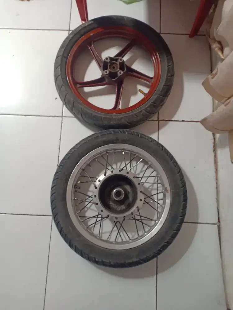 Ban dan pelek motor