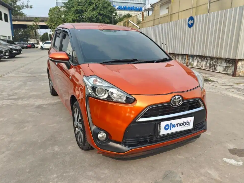 KM Rendah - Toyota Sienta 1.5 V Bensin-MT 2016