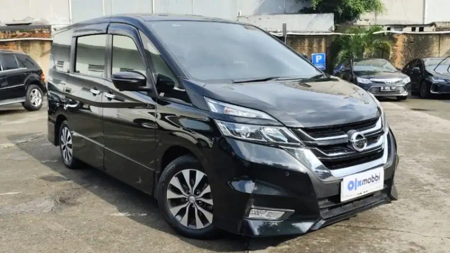 Pajak Panjang - Nissan Serena 2.0 Highway Star Bensin-AT 2019