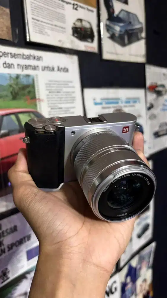 JUAL CEPAT KAMERA MIRRORLESS XIAOMI YI M1 WITH LENSA FIX & KIT