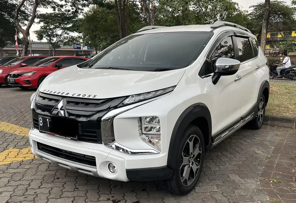 Mitsubishi Xpander Cross Premium Package 2021/2022 AT Putih Istimewa