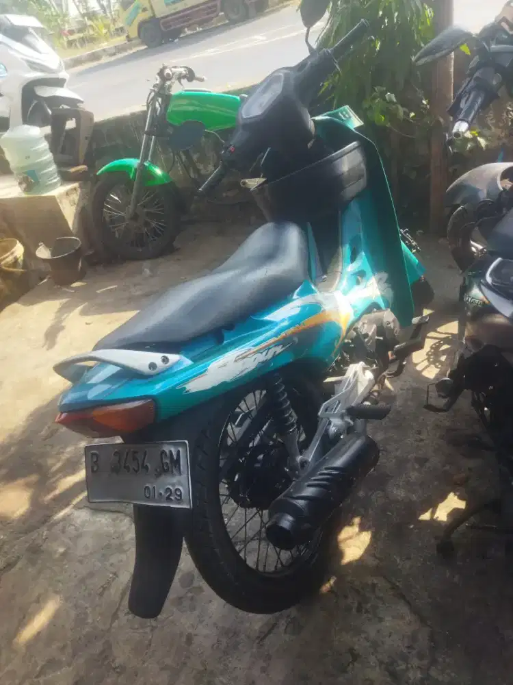 Jual motor bekas Suzuki tahun 2001