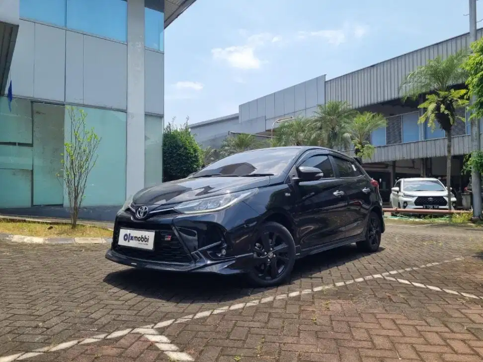 DP MURAH Toyota Yaris 1.5 S GR Sport Bensin-AT 2023 Hitam C6ZAF