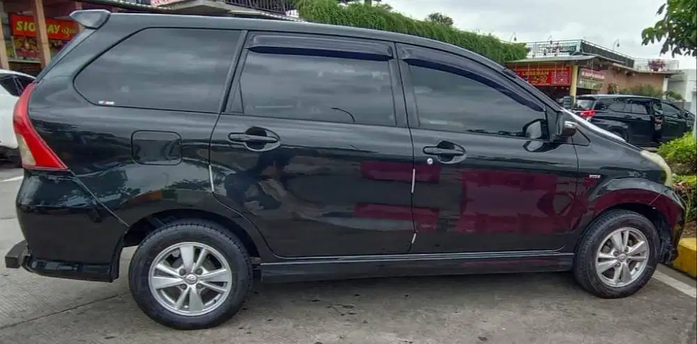 Toyota New Avanza Veloz 1.5 M/T Bensin - Gen 2 Tangan Pertama