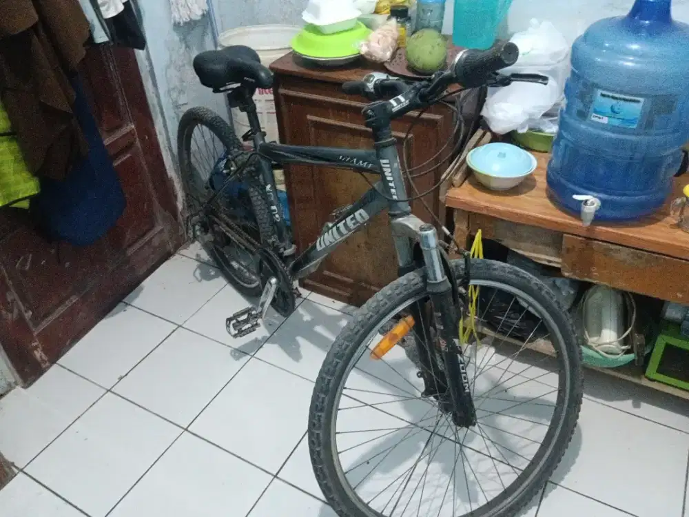 (BU) Sepeda Gunung Bekas merk United XC-02