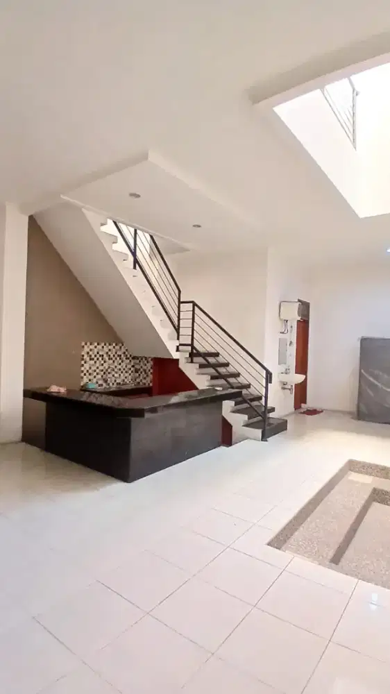 Disewakan rumah nyaman daerah Moh Toha Bandung