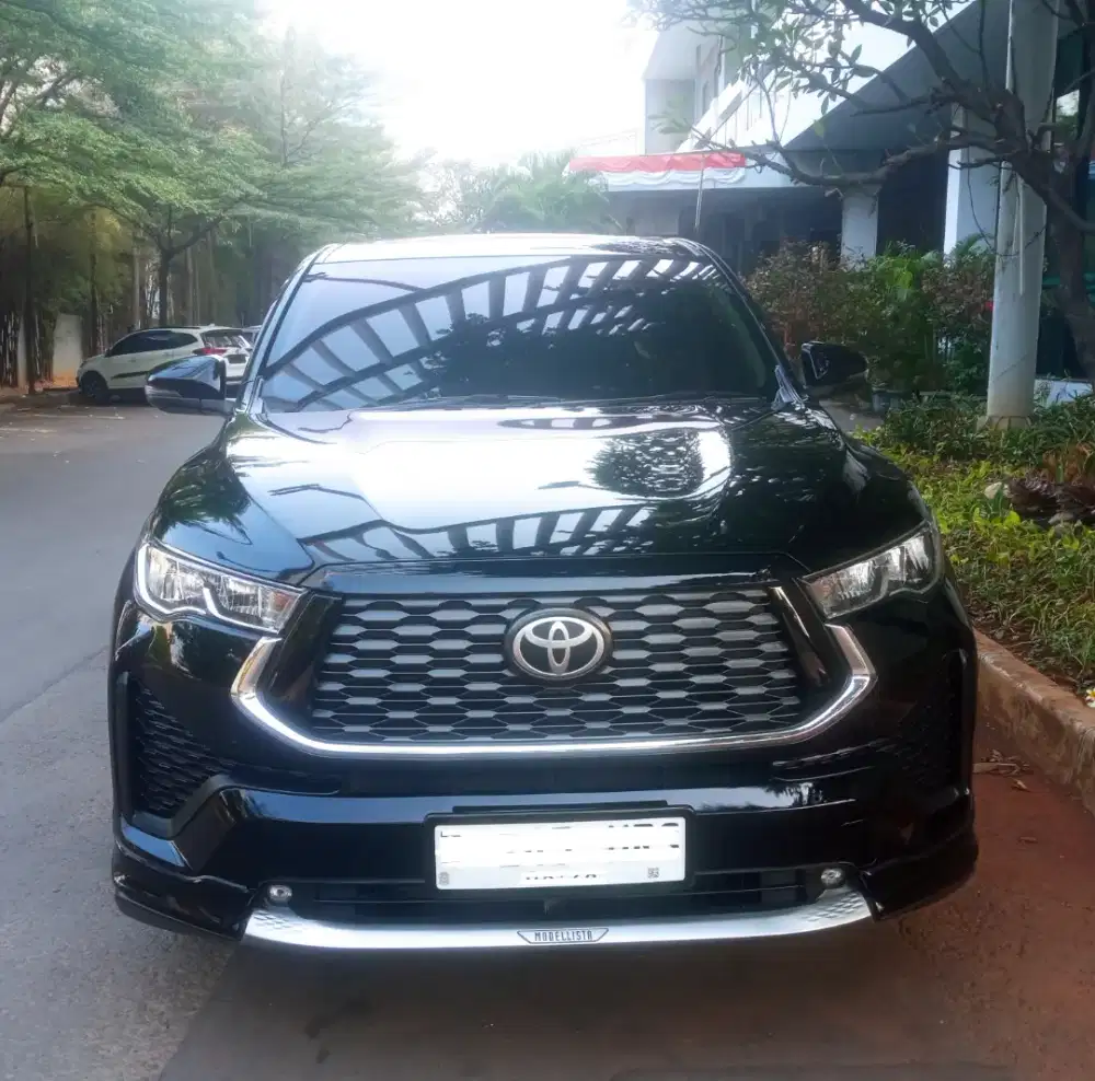 TOYOTA INNOVA ZENIC V Hybrid 2.0 Modelista