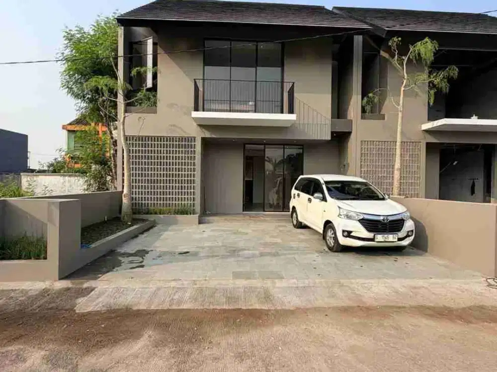 RUMAH MEWAH 2 LANTAI DESAIGN MODERN KEKINIAN FULL FURNISHED DI WEDOMARTANI NGEMPLAK SLEMAN