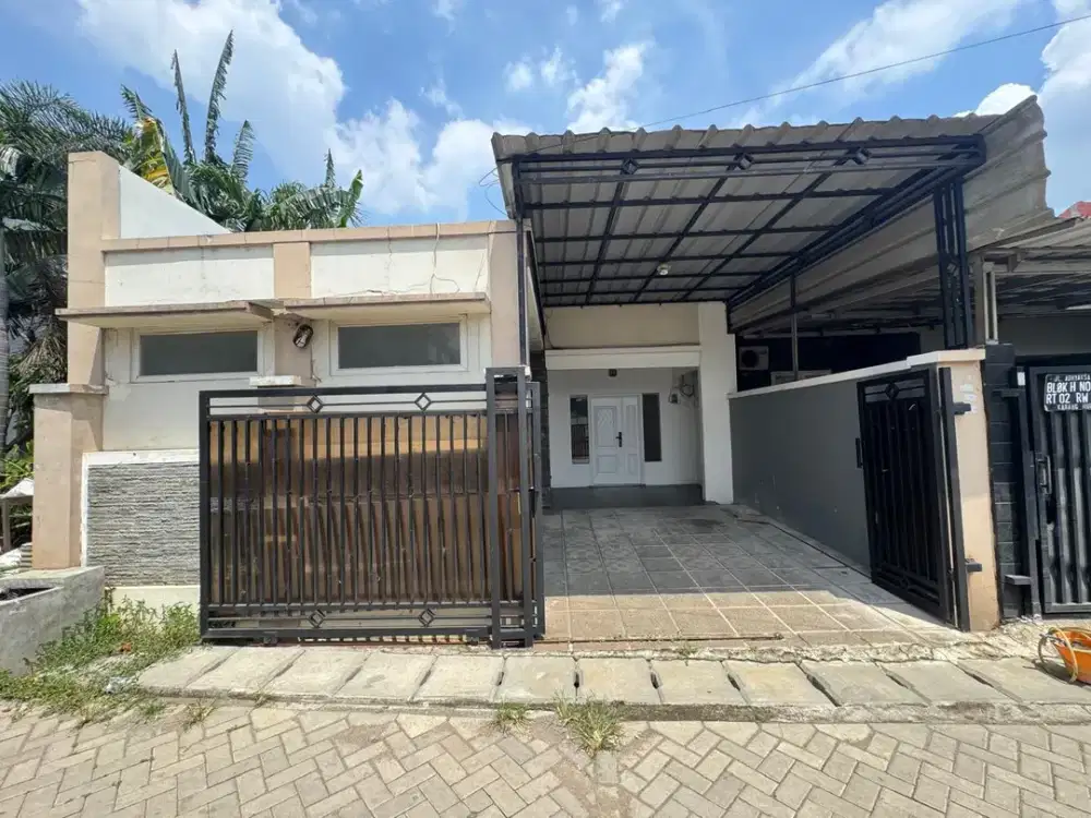 DIJUAL RUMAH Di Jl. Adhyaksa IX blok H Komplek Kejaksaan Karang Tengah Tangerang Sebrang Burger king karang tengah