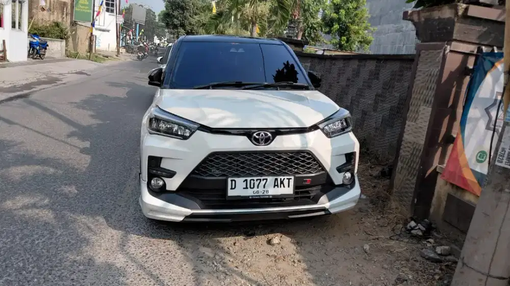 Toyota raize GR turbo twotone TSS seperti baru
