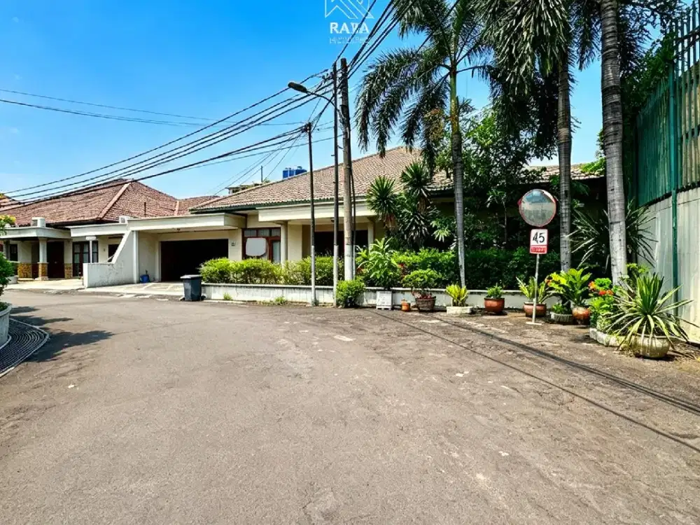 RUMAH DALAM KOMPLEK ONE GATE SYSTEM, CIPETE CILANDAK - SHM