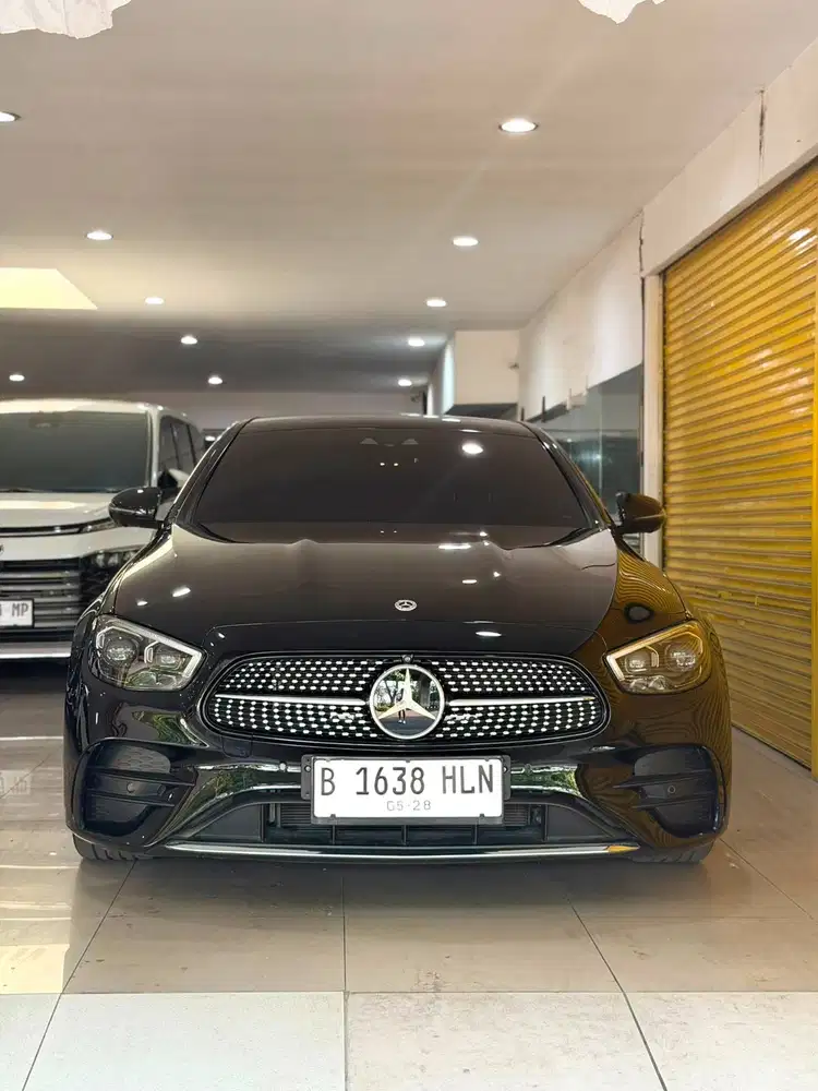 Kilometer 9Rb Mercedes E300 AMG 2023 May Hitam Vieta Motor