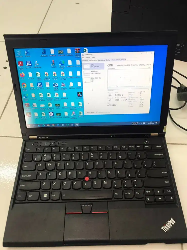 LENOVO THINKPAD X230 – i5 / RAM 4GB / SSD (Pengiriman Gubeng Surabaya)