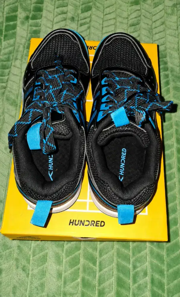 [PRELOVED] HUNDRED RAZE BADMINTON SHOES – ORIGINAL