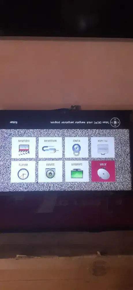 Layar tv lg hd 24 inchi