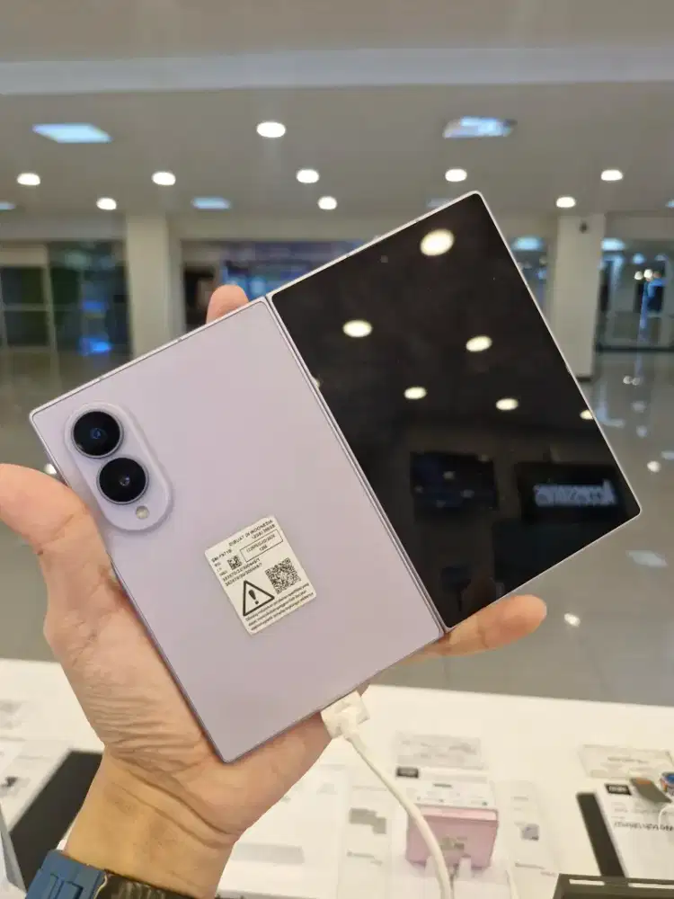 SAMSUNG GALAXY Z FOLD 8 WIDE