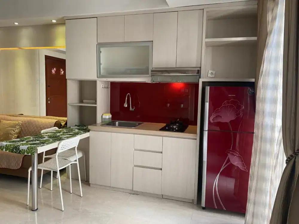 Disewakan unit RMG, Tower Lavender, 2+BR, View Kolam