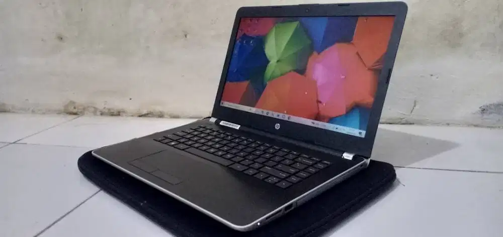 Laptop Hp tipe 14-bw SLIM, AMD A9 Gen 7, RAM 4 SSD 128 HDD 500, NORMAL
