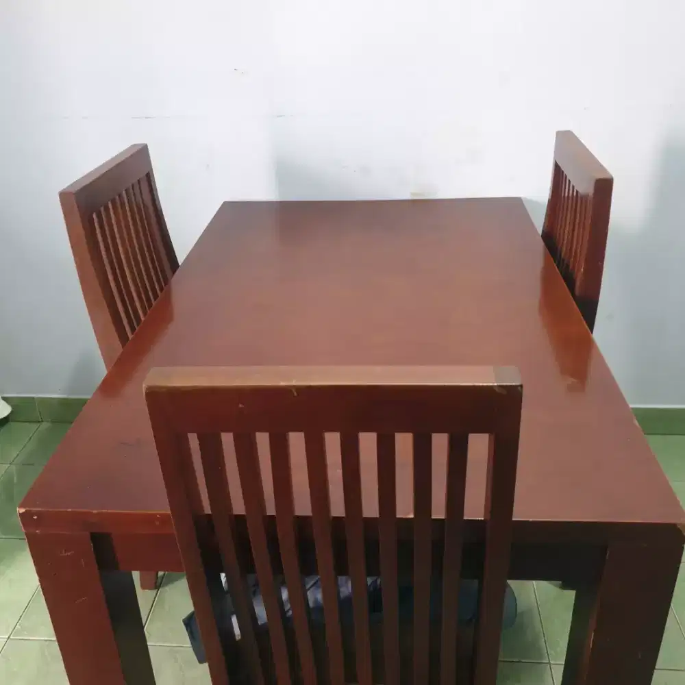 di jual meja makan kayu