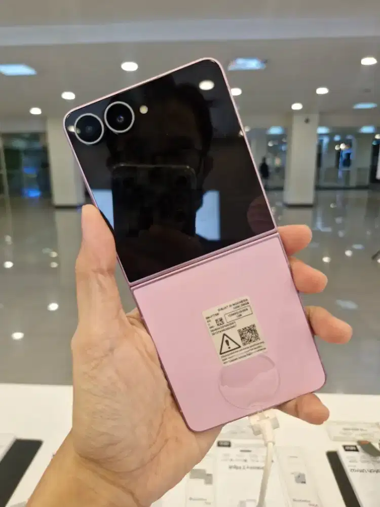 SAMSUNG GALAXY Z FLIP 8
