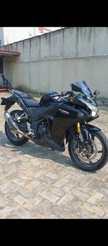 HONDA CBR 250R CBU KYJ