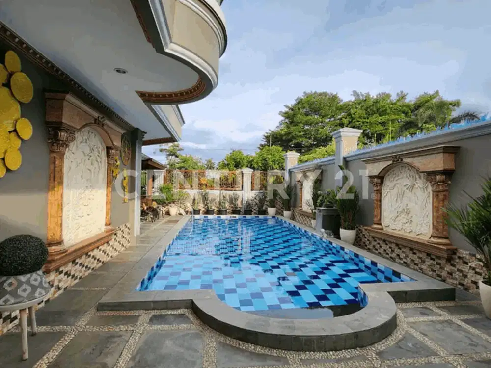 Rumah Mewah Furnished, Kolam Renang, Taman Modern Cakung S7371