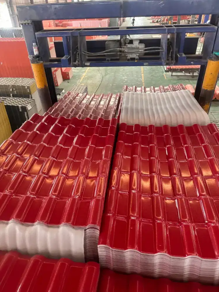 Genteng upvc merah