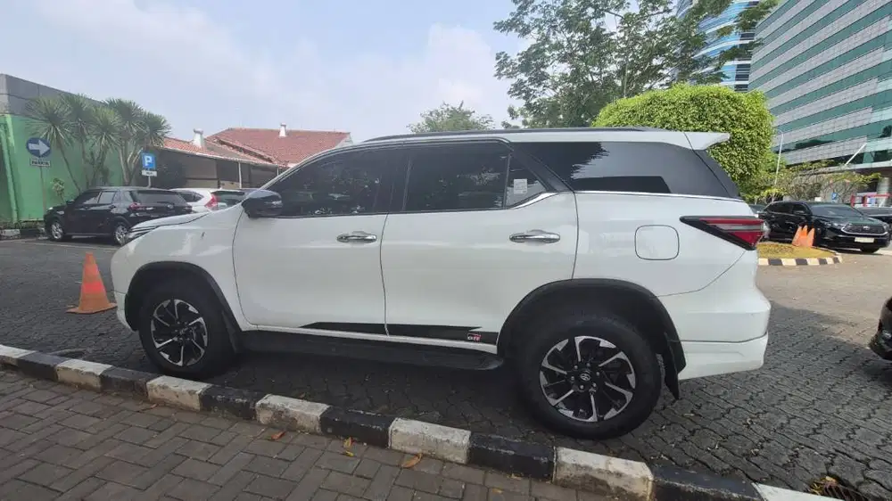 Toyota Fortuner GR 2021