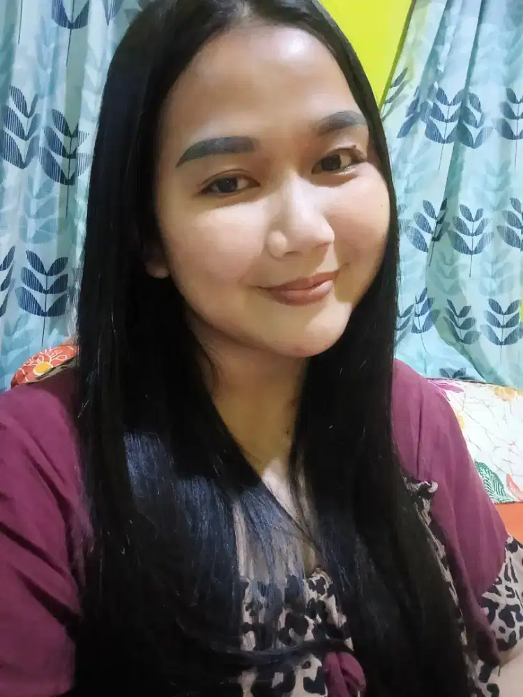 Di butuhkan wanita untuk jadi host live