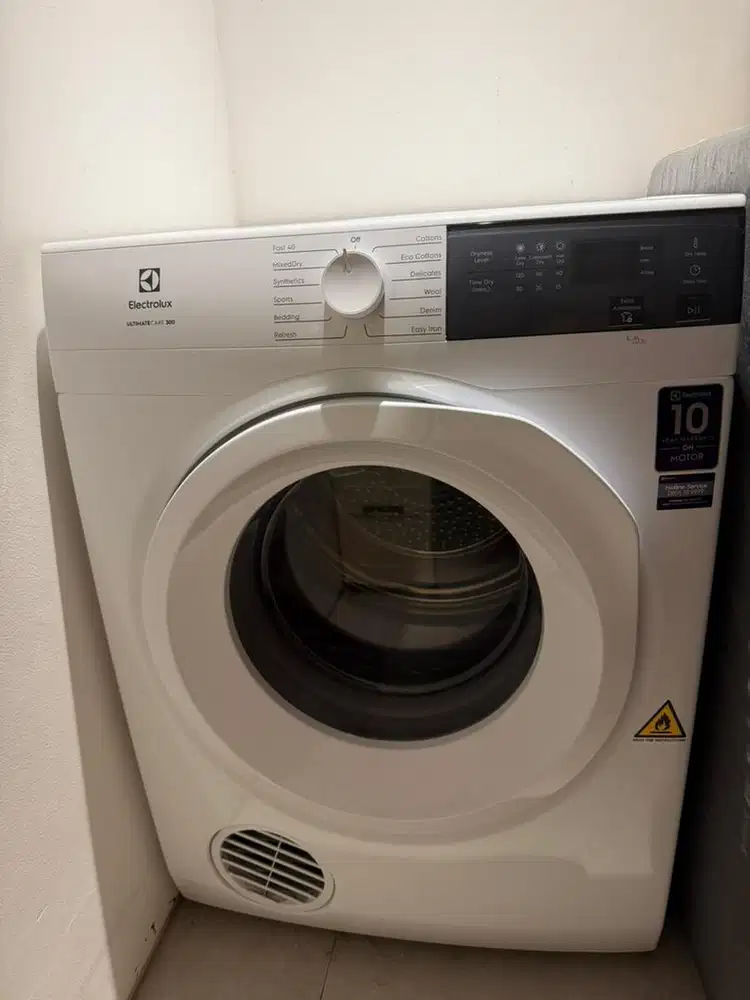 Dryer Pakaian Electrolux EDV804H3WC