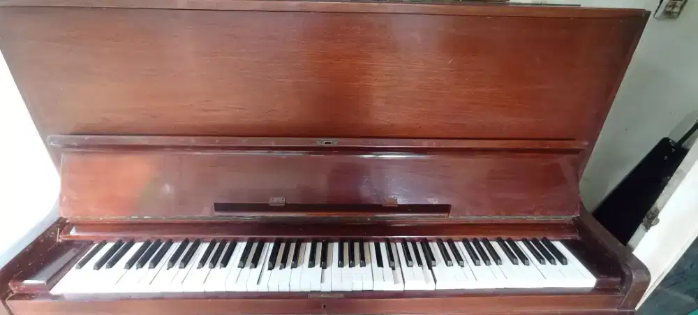 Piano Vintage The Cable Company Chicago – Kondisi Apa Adanya