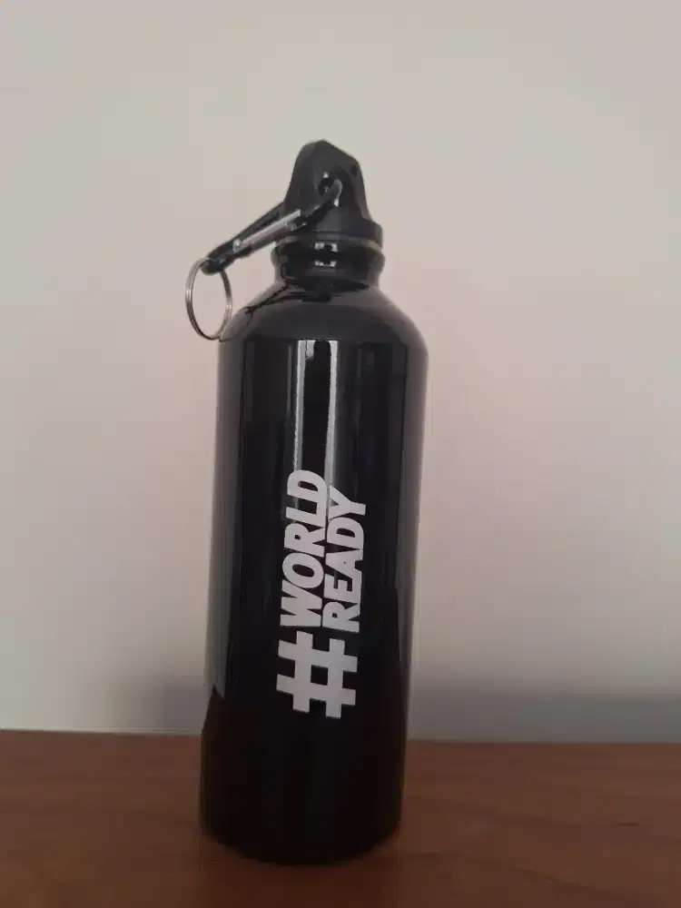 Botol minum sporty hitam