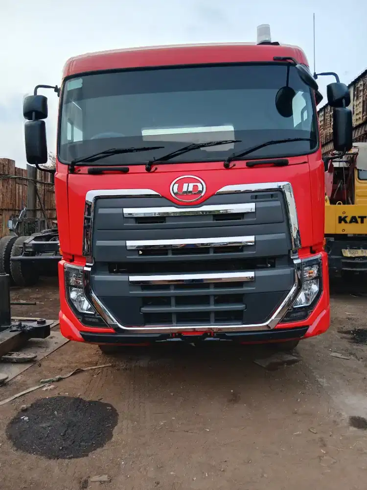 Kabin sasis truck Nissan quister 250 euro 5 tahun 2023
