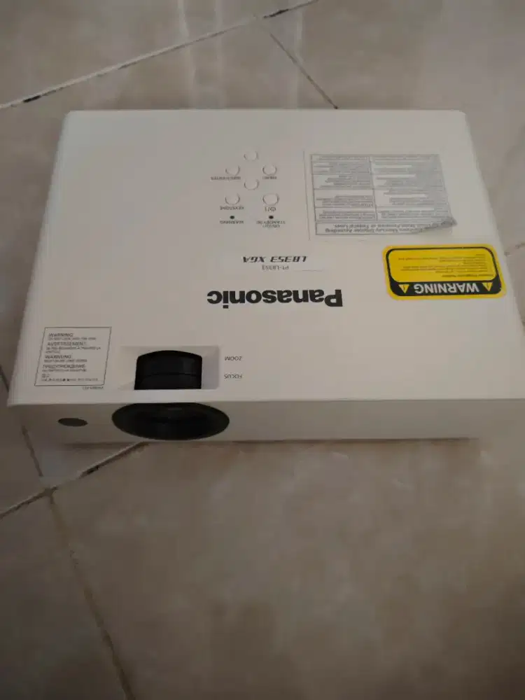 Proyektor panasonic PT-LB353