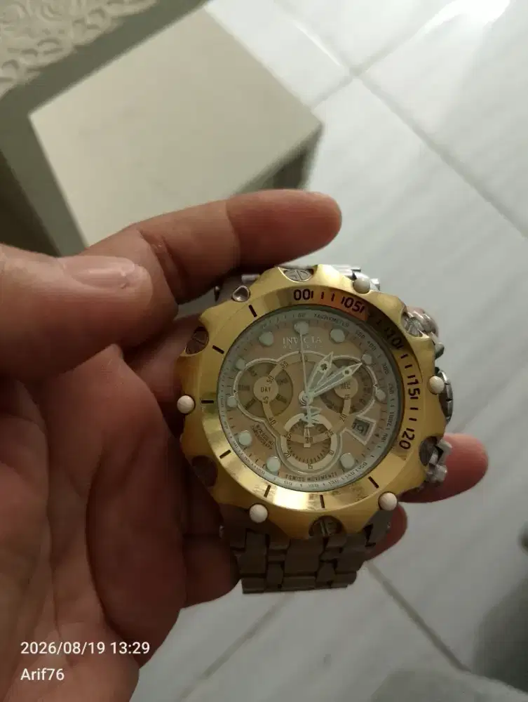 Jam merk INVICTA