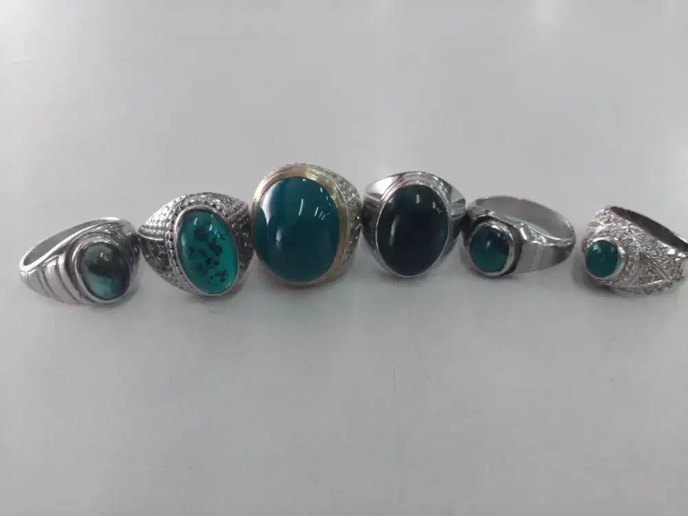 Jual batu bacan borongan aja ya jual murah ada 6 batu bacan ring