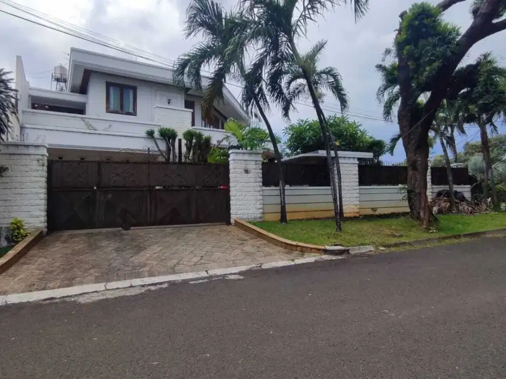 RUMAH MEWAH LUAS PRIVATE POOL DI AREA BUKIT GOLF PONDOK INDAH DIJUAL