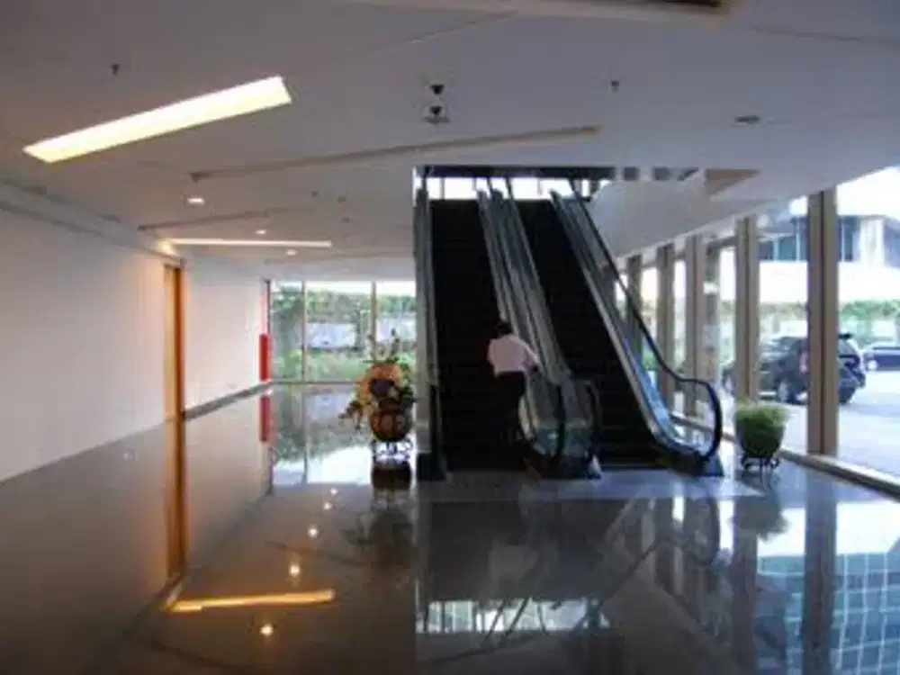 Sewa Kantor Menara Merdeka Gambir – Base Rent Mulai Rp195.000/m²
