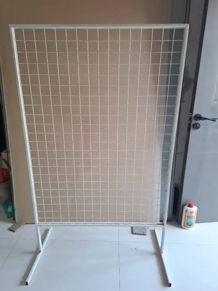 Rak Ram Berdiri Besi Panjang 90Cm Tinggi 150cm Bekas