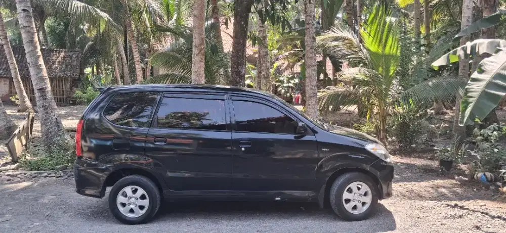 Dijual Murah Avanza E matic 2010 Hitam