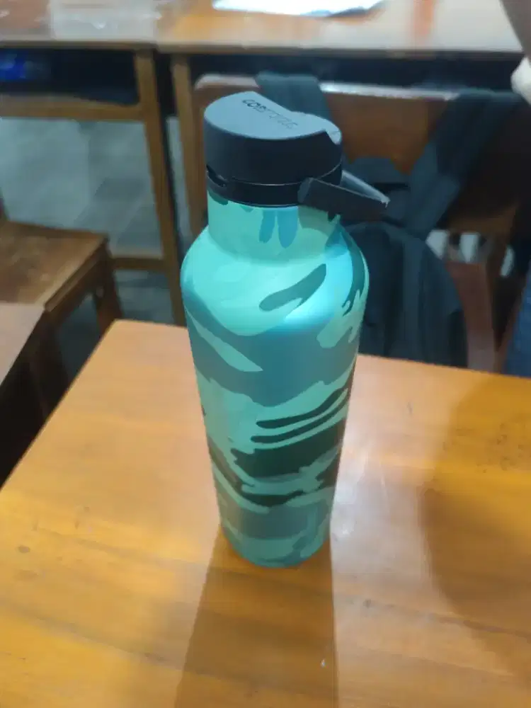Botol Corkcircle hijau camo