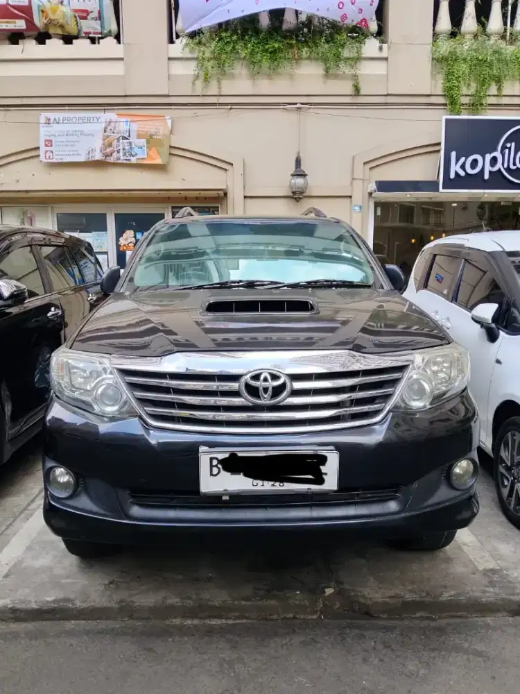 Fortuner 2.5 G VNT TURBO 2012 Manual Hitam 2013 Siap Pakai 2014  Bagus
