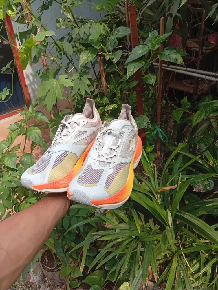 Sepatu running EAGLE Omega St