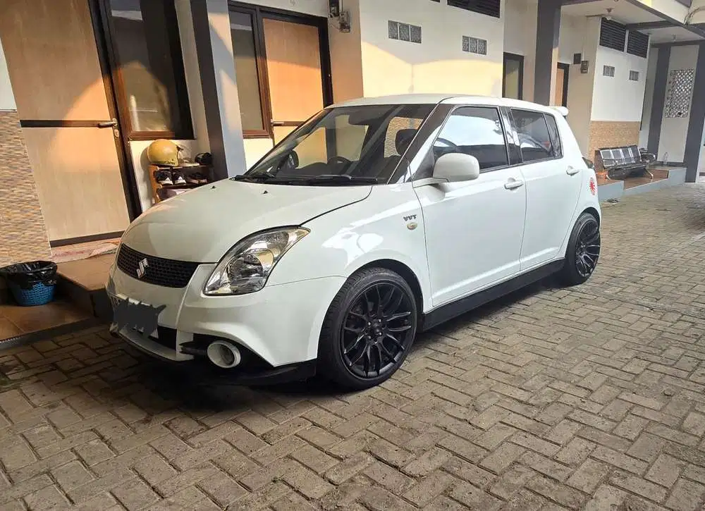 Suzuki Swift 2011 Bensin