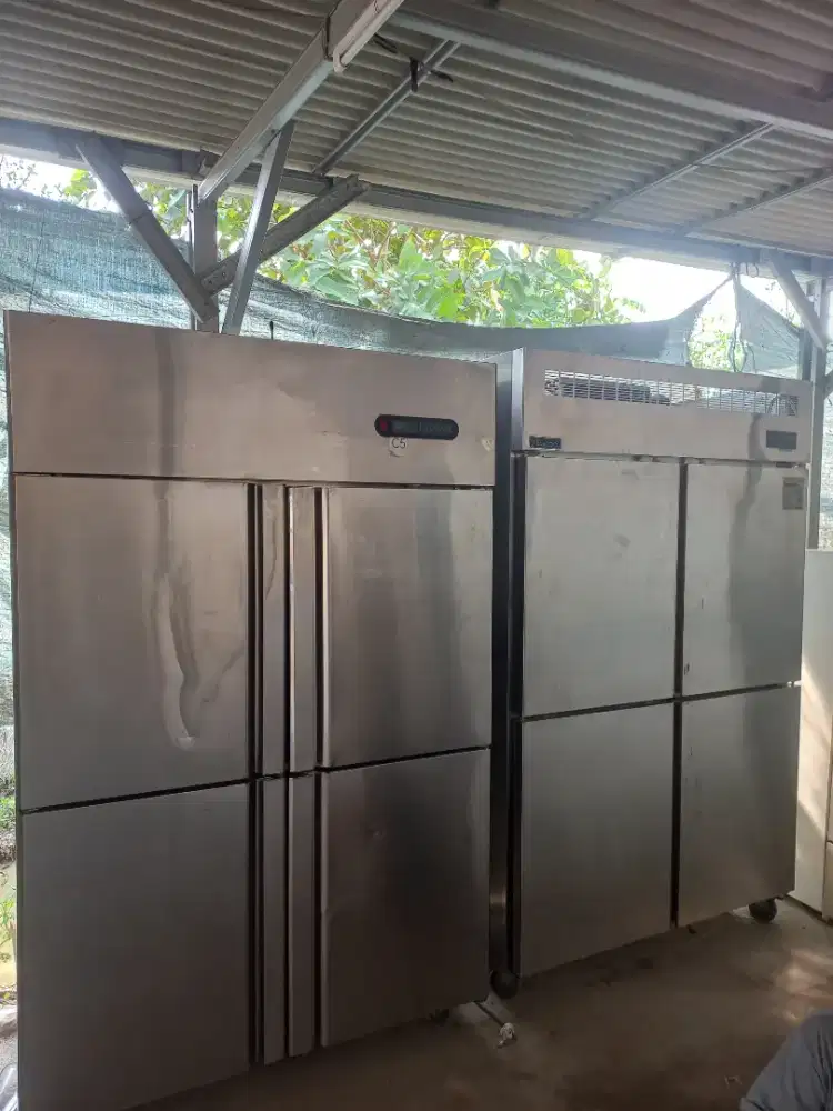 Upreat 4 pintu pungsi chiler