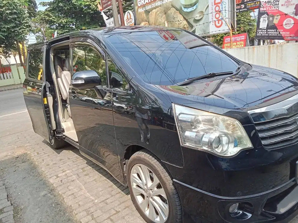 Jual mobil mewah harga murah merk Toyota