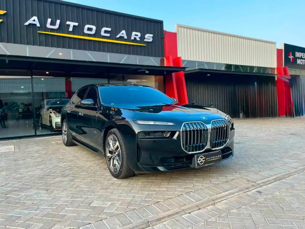 BMW i7 xDrive60 Gran Lusso NIK 2023