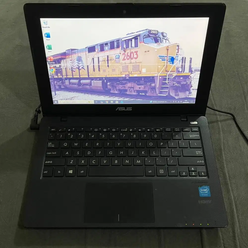 Laptop Notebook Netbook Asus X200M