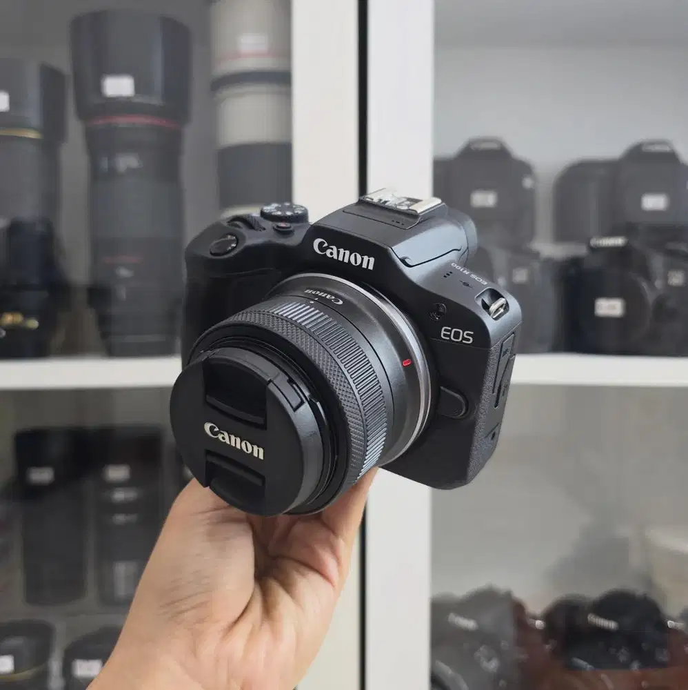 KAMERA CANON EOS R100 + LENS RF-S 18-45 IS STM (SN 0336)