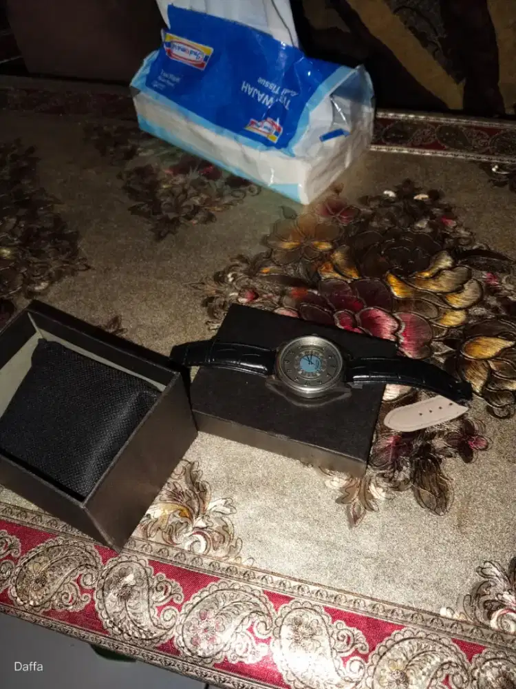 Di jual jam tangan pria merek BinLihuan kondisi full normal no minus